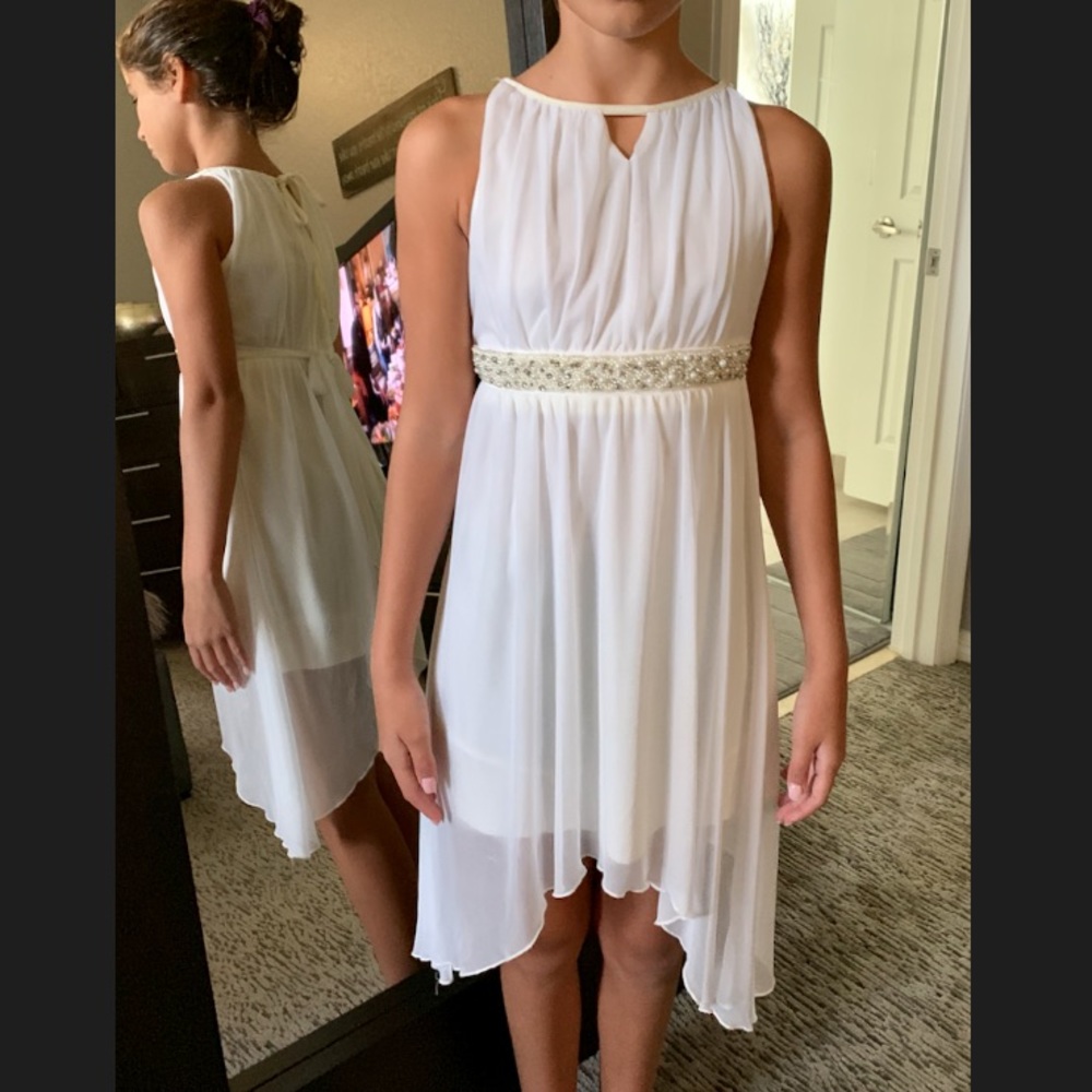 Elegant off white party dress
